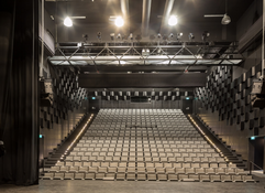 Zicht publiek vanop podium